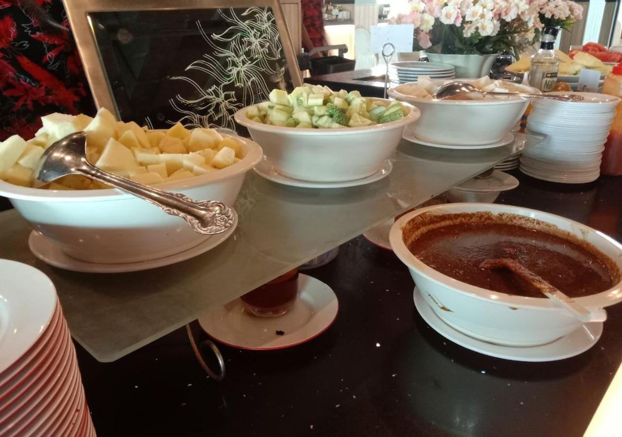 Langkasuka Express Hotel Kuah Luaran gambar