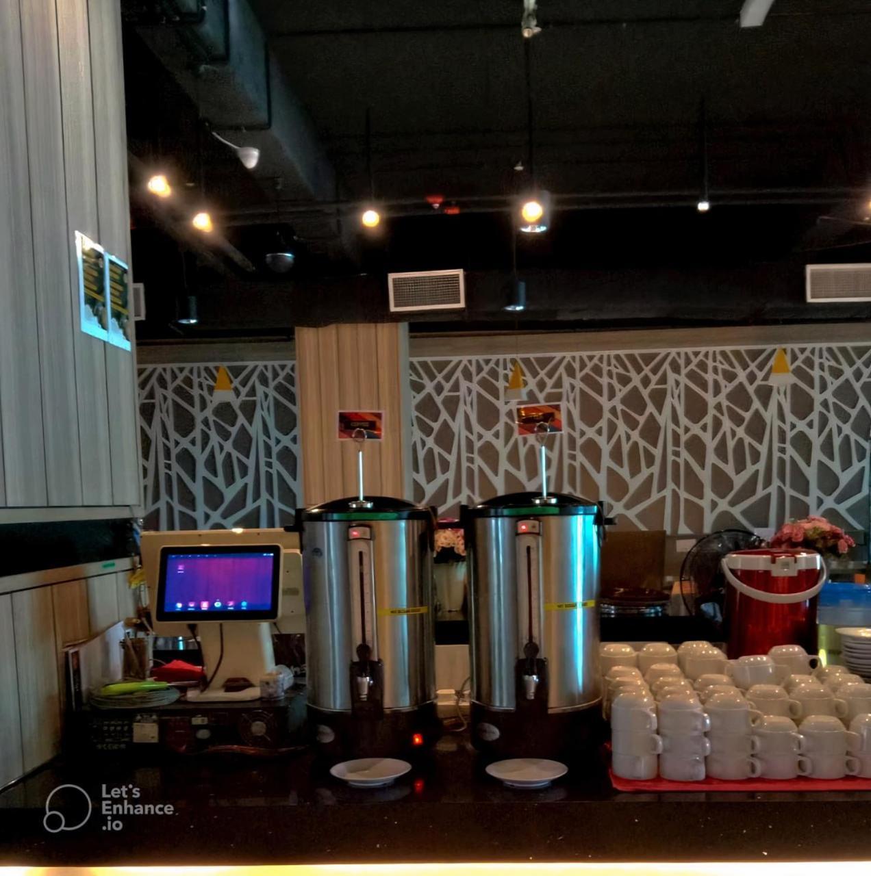 Langkasuka Express Hotel Kuah Luaran gambar